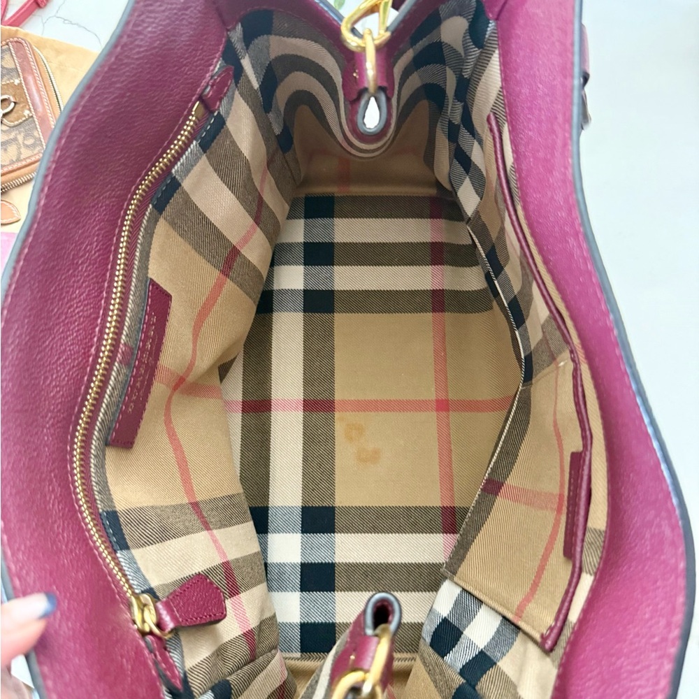 Burberry Buckle Medium Tote - Picture 9 of 11